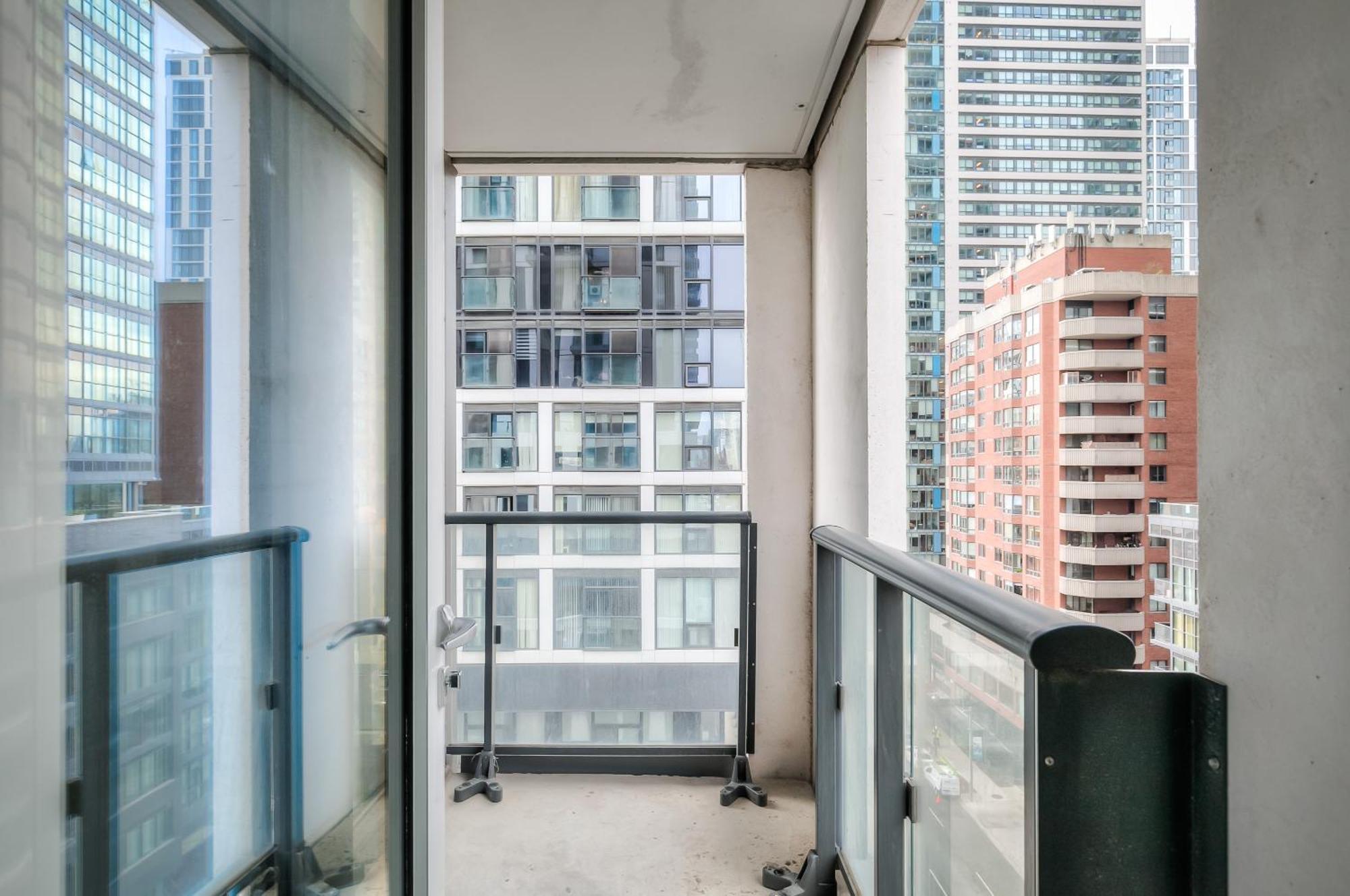 Panorama Suites Downtown Toronto Extérieur photo